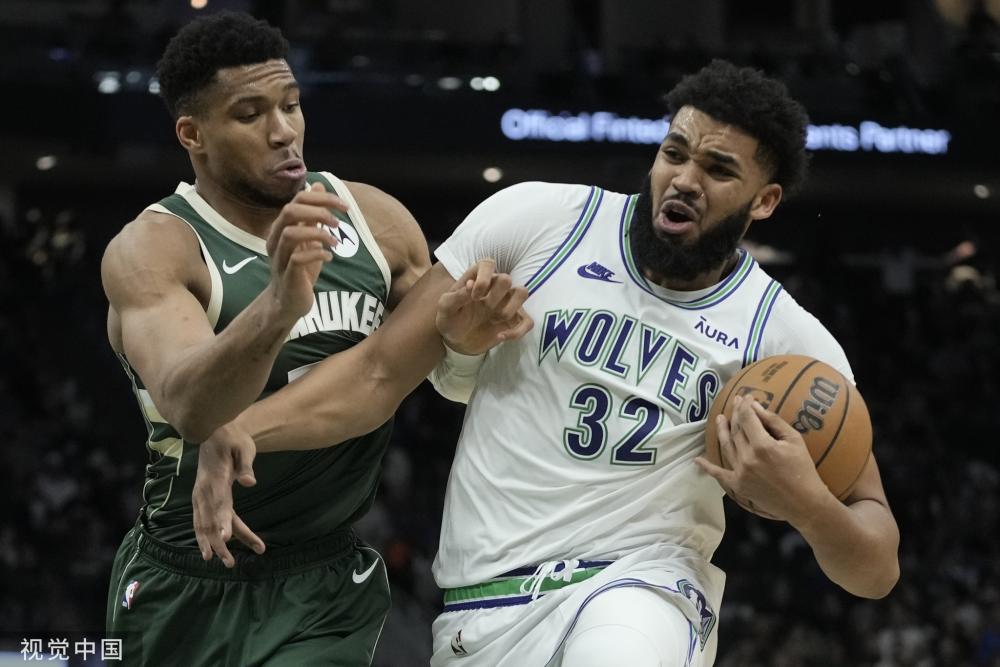 他试图爬向 他试图爬向