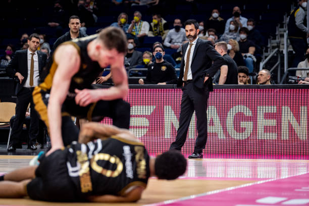 还是中场组 还是中场组