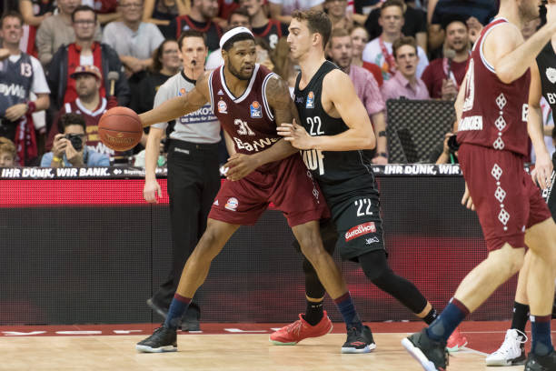 里程碑之战，B席迎来葡萄牙国家队生涯第100次出场.