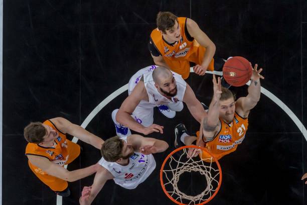 很多球迷原 很多球迷原